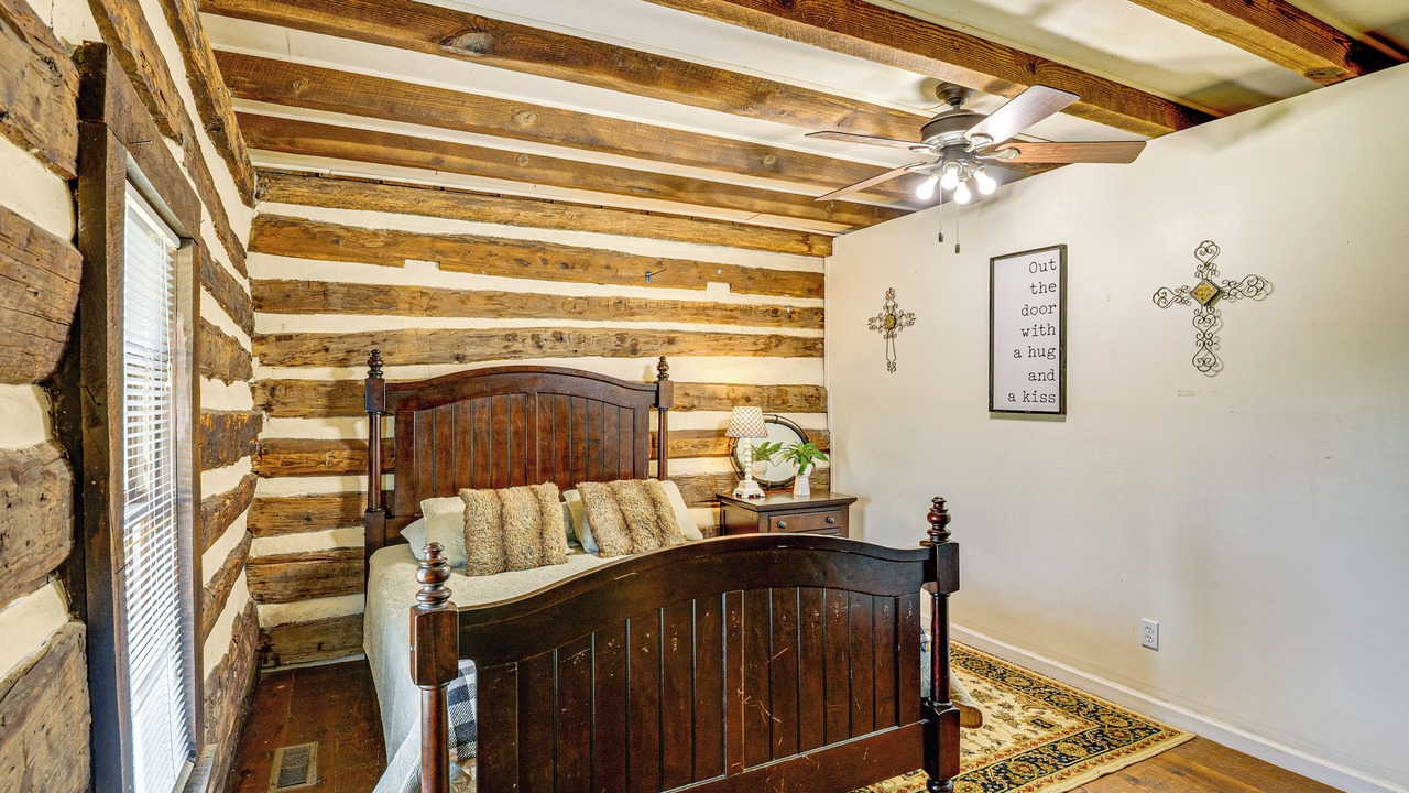 Photo of Bedroom in Hollywood