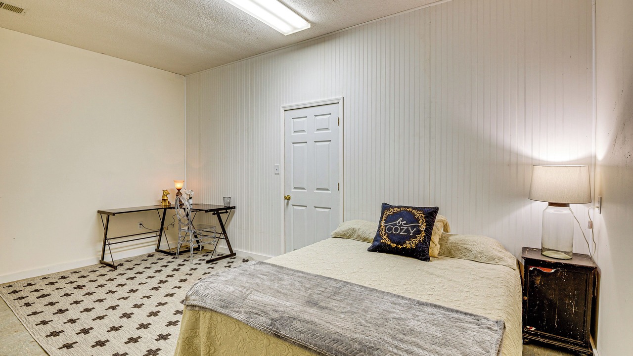 Photo of Bedroom in Hollywood