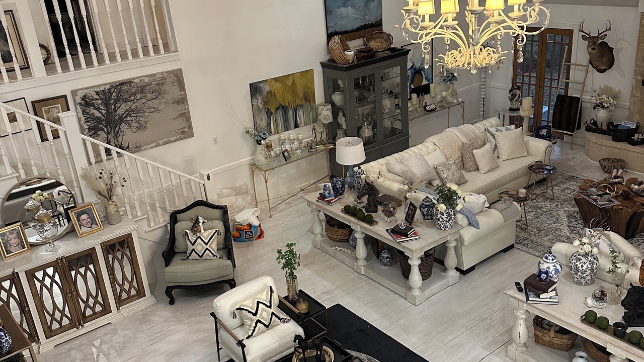 Photo of Livingroom in Madisonville