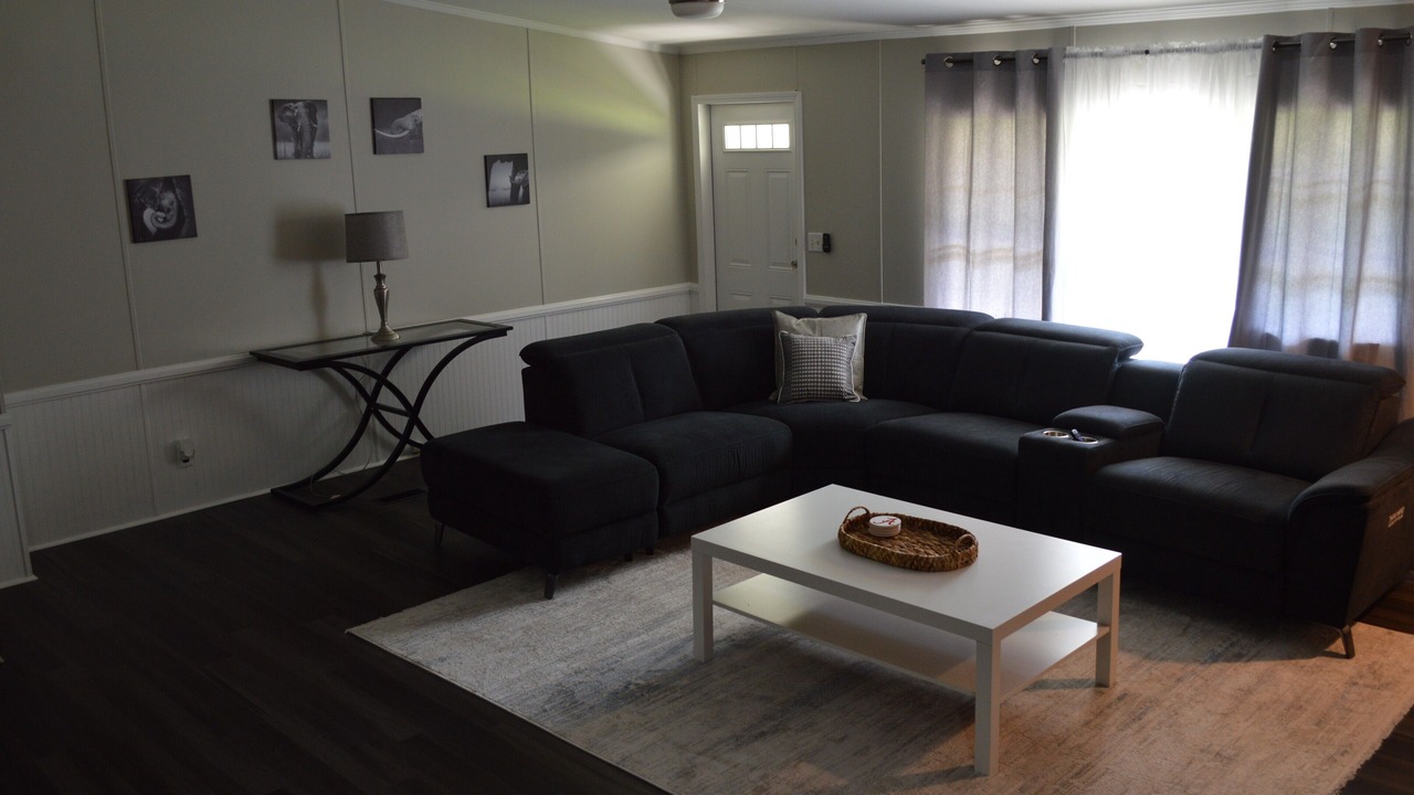 Photo of Livingroom in Elrod
