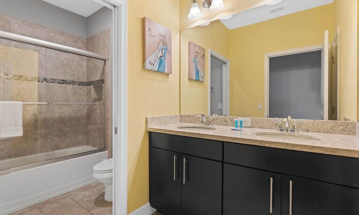 Photo of Bathroom in Davenport