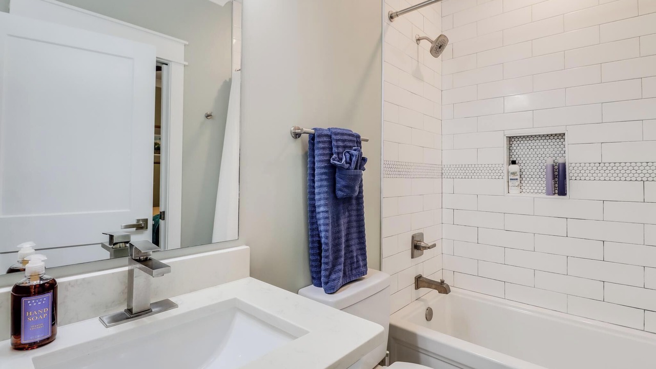 Photo of Bathroom in Diamondhead