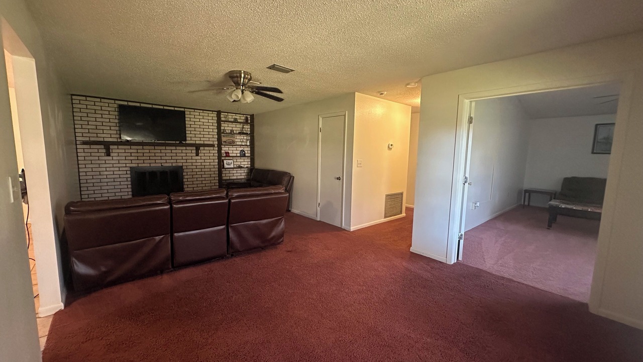 Photo of Livingroom in Lake City