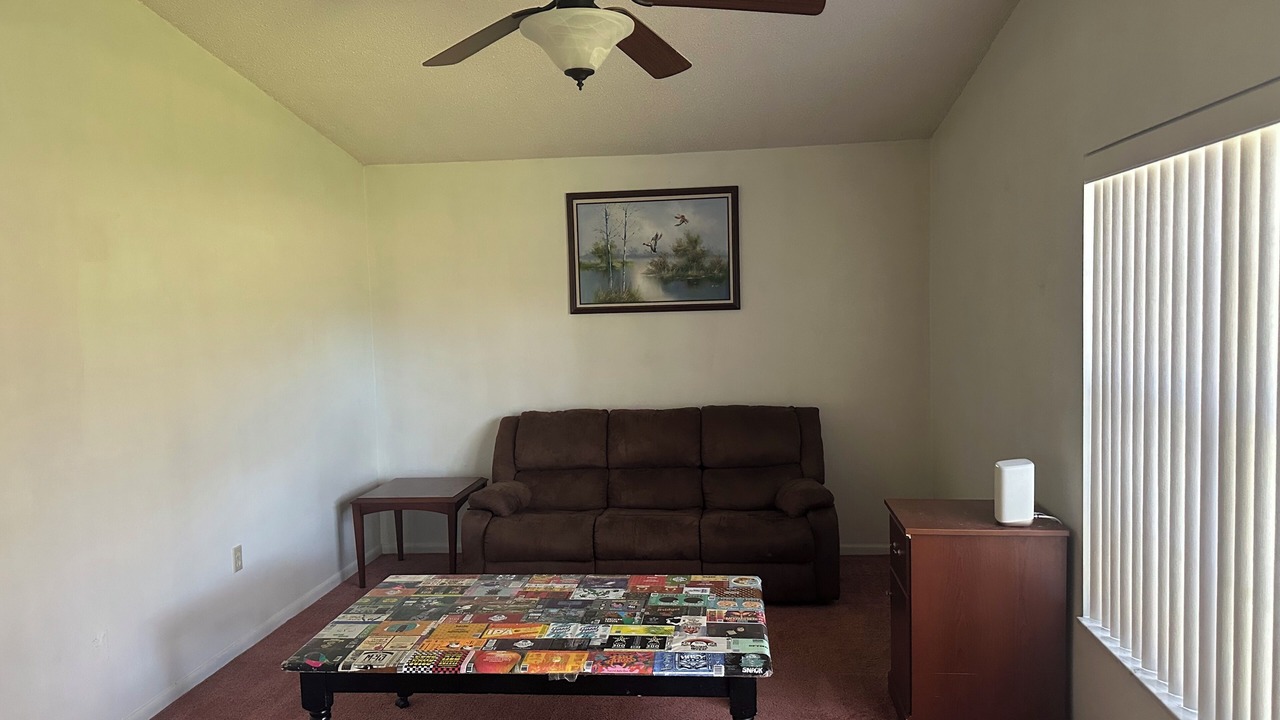 Photo of Livingroom in Lake City
