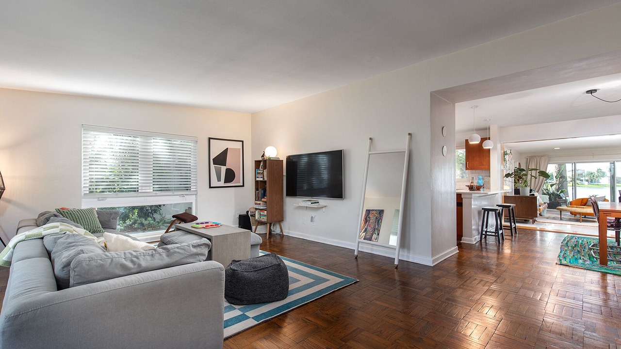 Photo of Livingroom in Audubon Park
