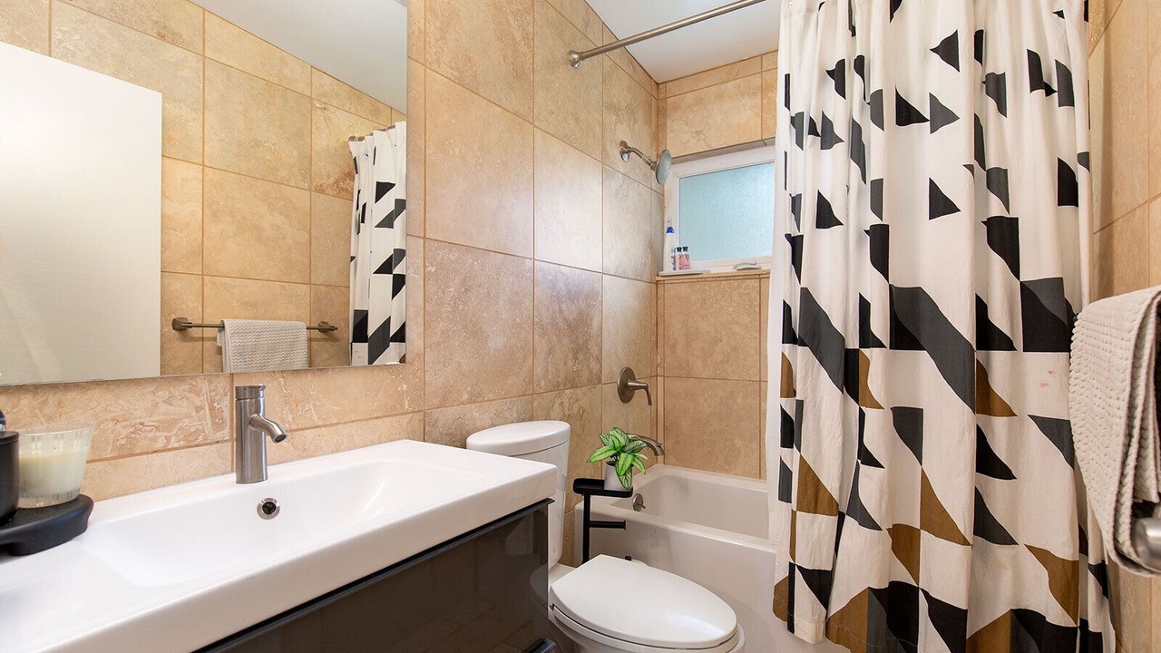 Photo of Bathroom in Audubon Park