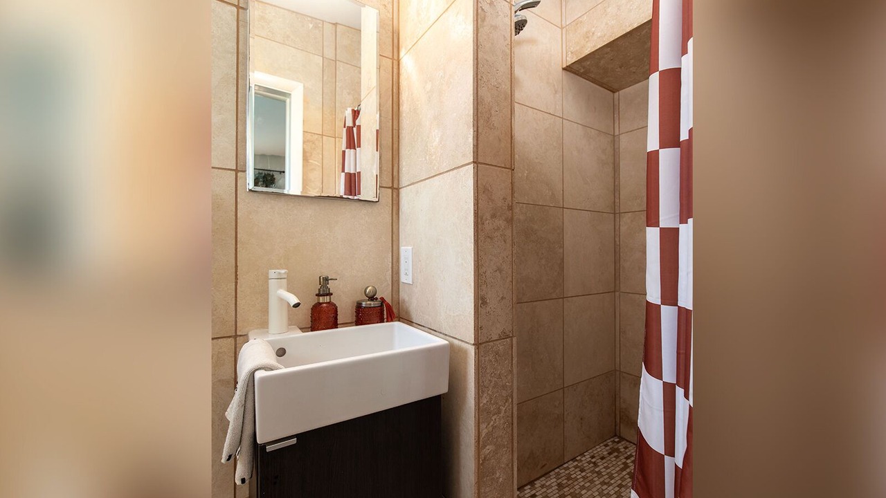 Photo of Bathroom in Audubon Park
