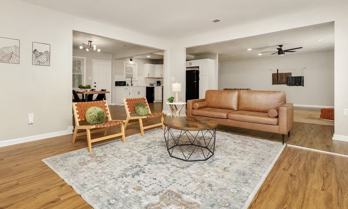 Photo of Livingroom in Houston County