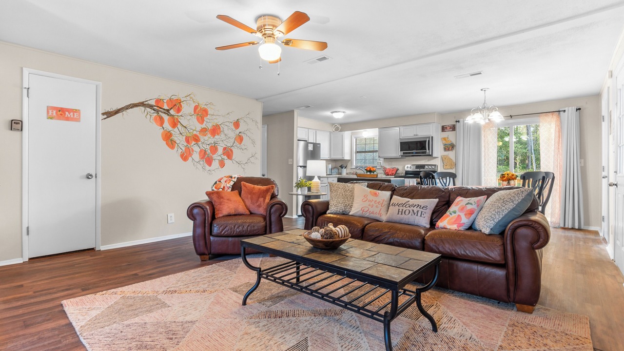Photo of Livingroom in Perry