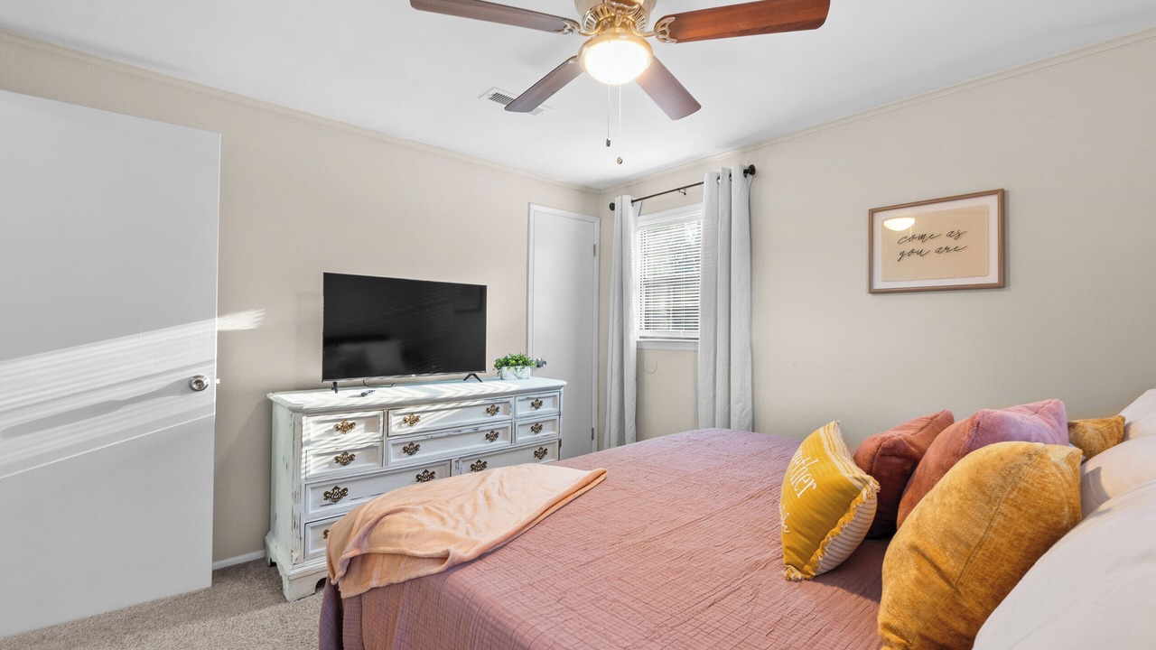 Photo of Bedroom in Perry