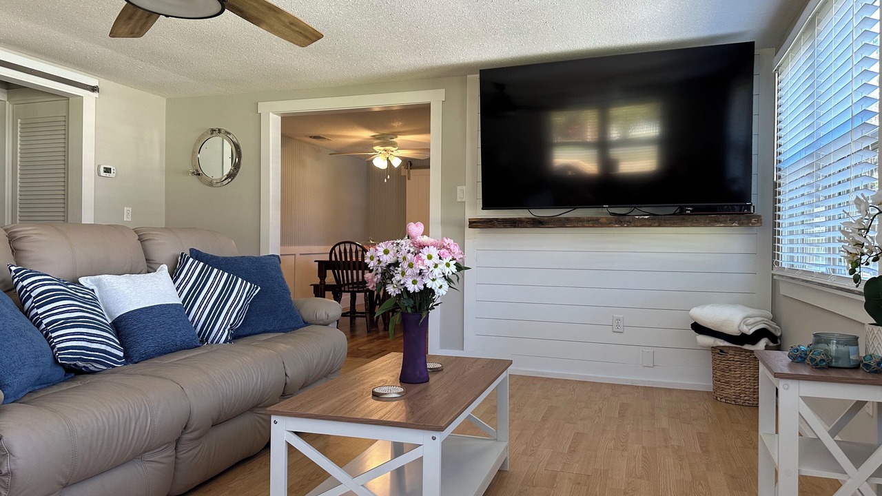 Photo of Livingroom in Crescent City