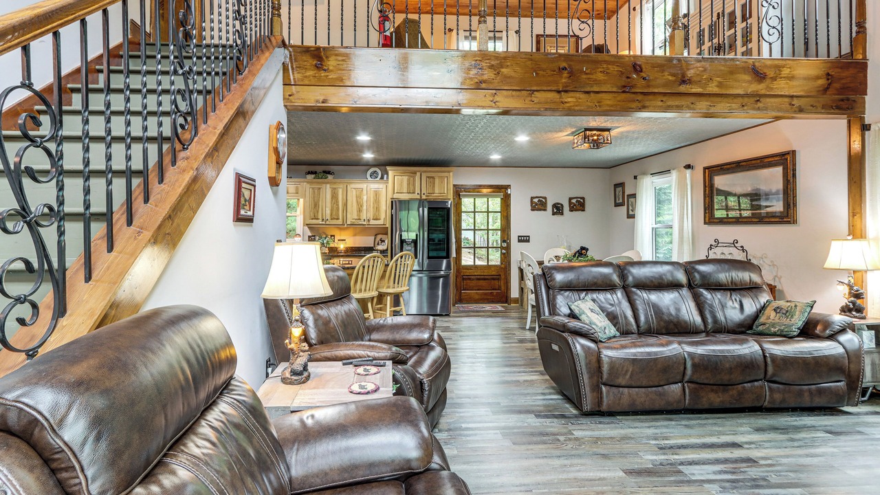 Photo of Livingroom in Walnut Mountain