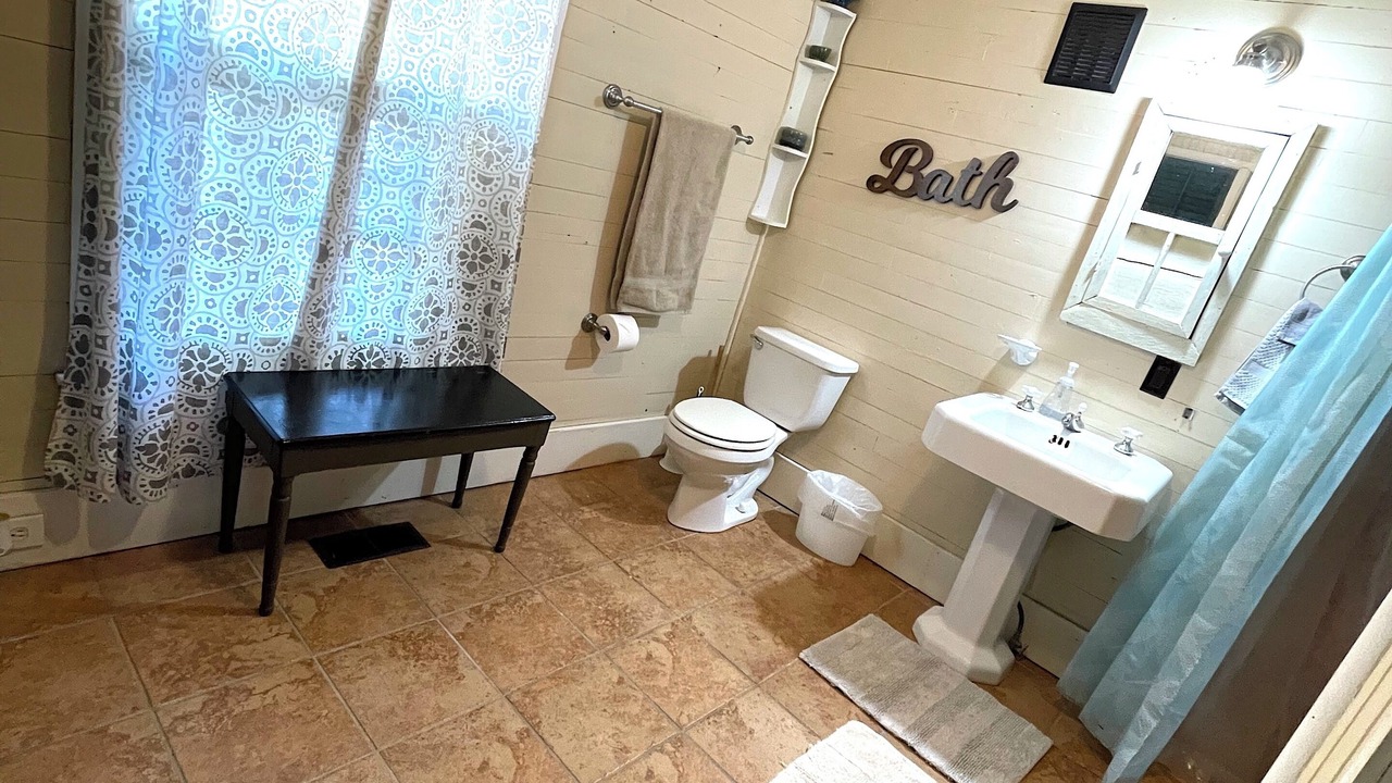 Photo of Bathroom in Griffin