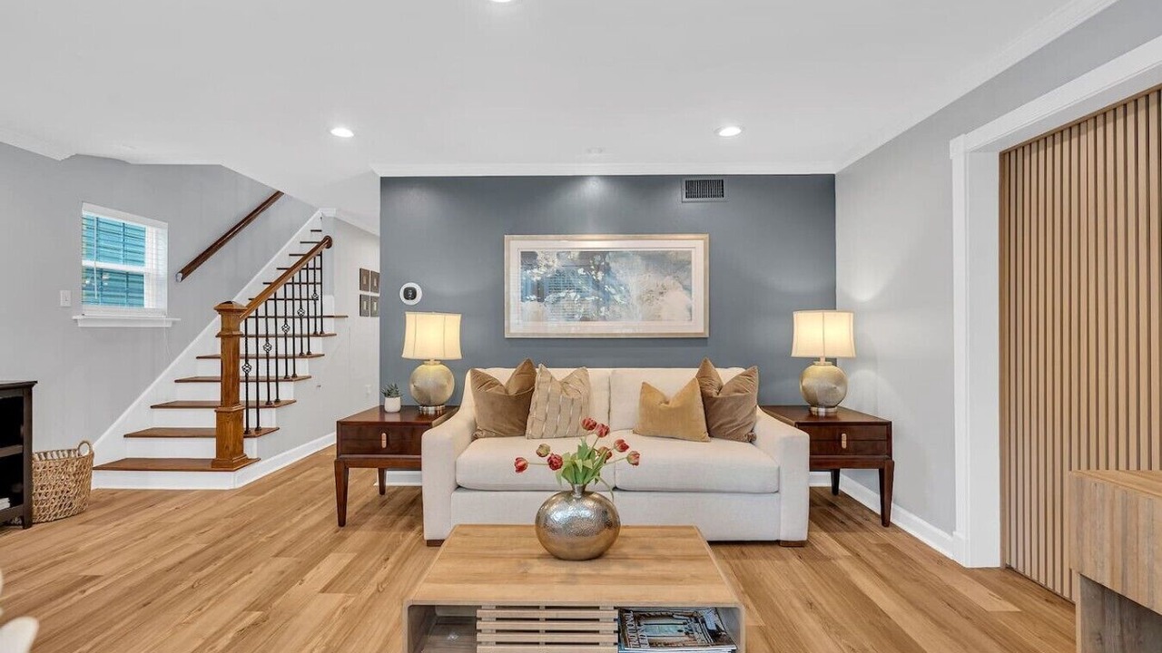 Photo of Livingroom in Mid-City