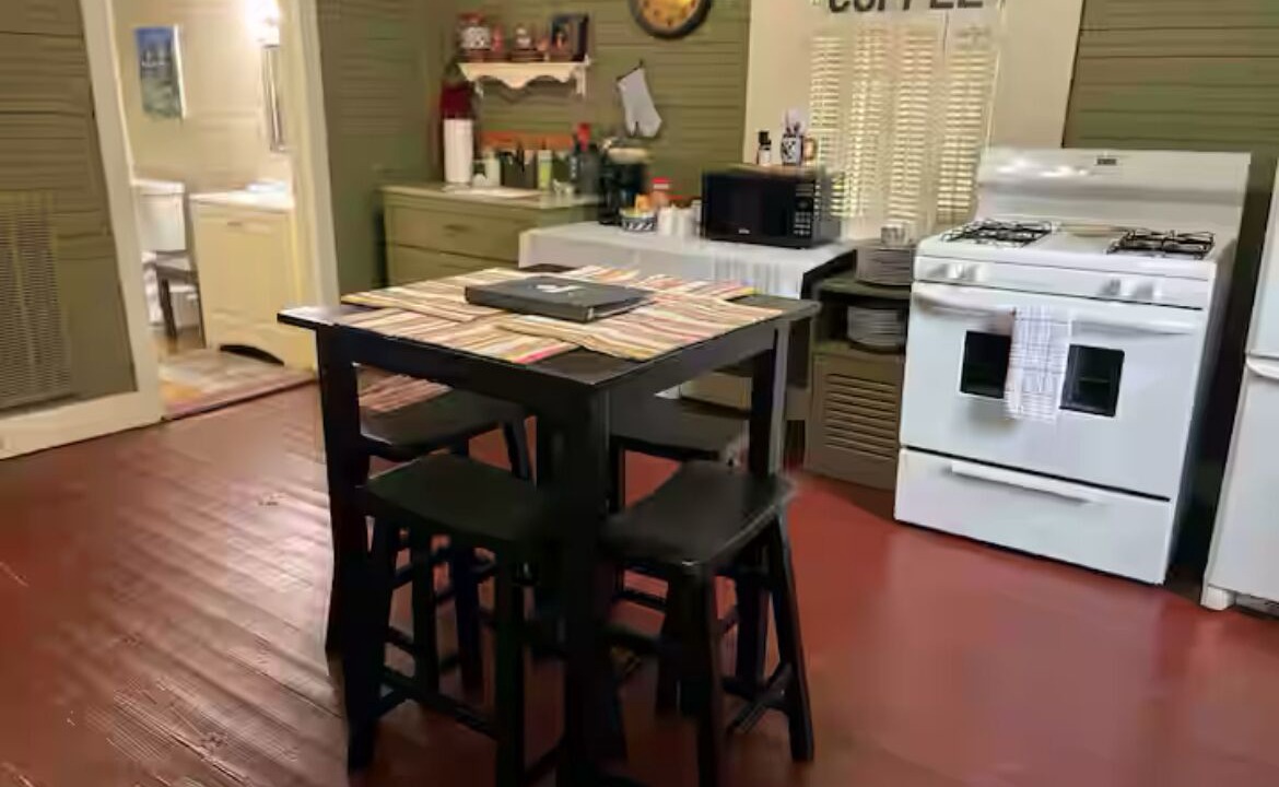 Photo of Kitchen in Griffin