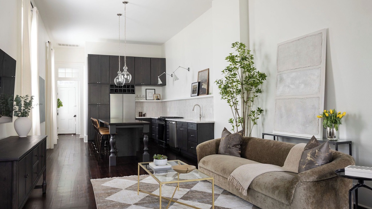 Photo of Livingroom in Lower Garden District