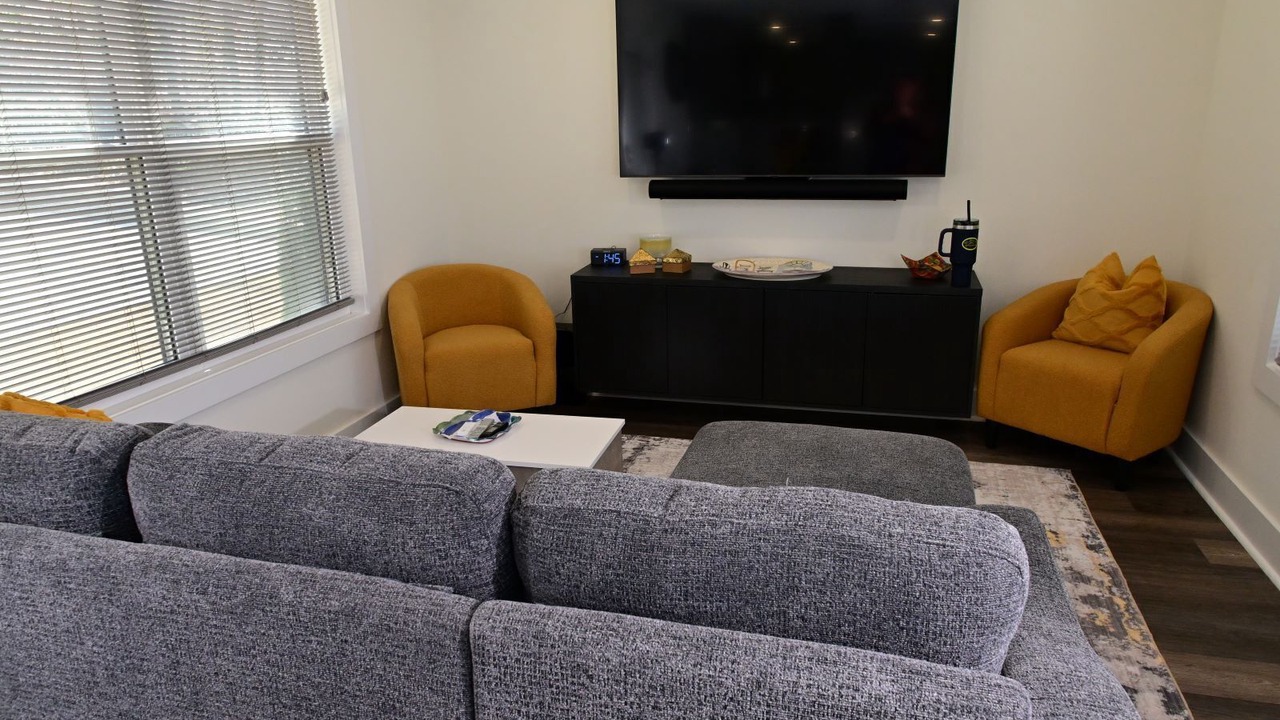 Photo of Livingroom in Monticello