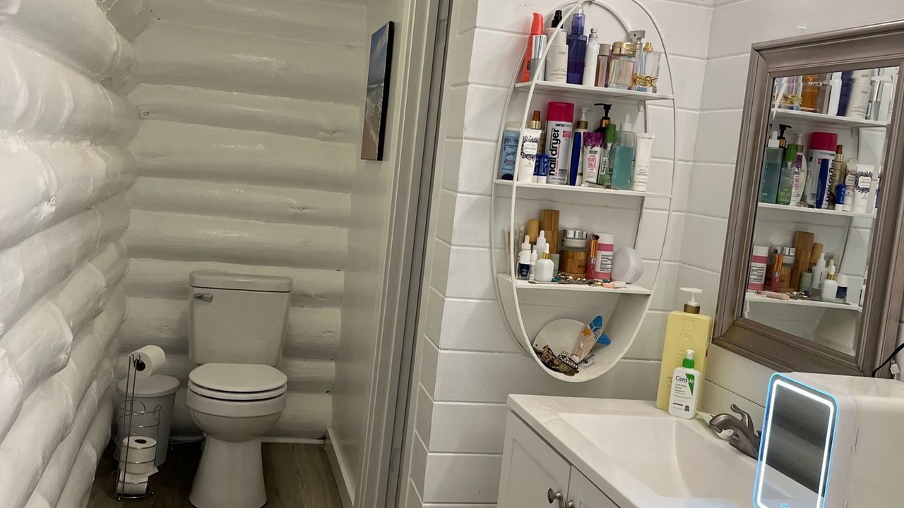 Photo of Bathroom in Lillian
