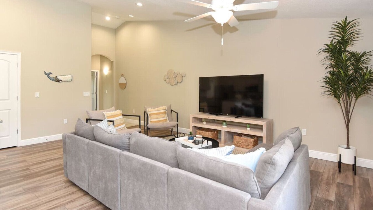 Photo of Livingroom in Mcelroys Belleview