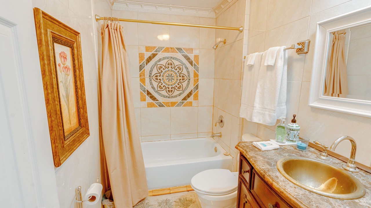 Photo of Bathroom in Chickasaw