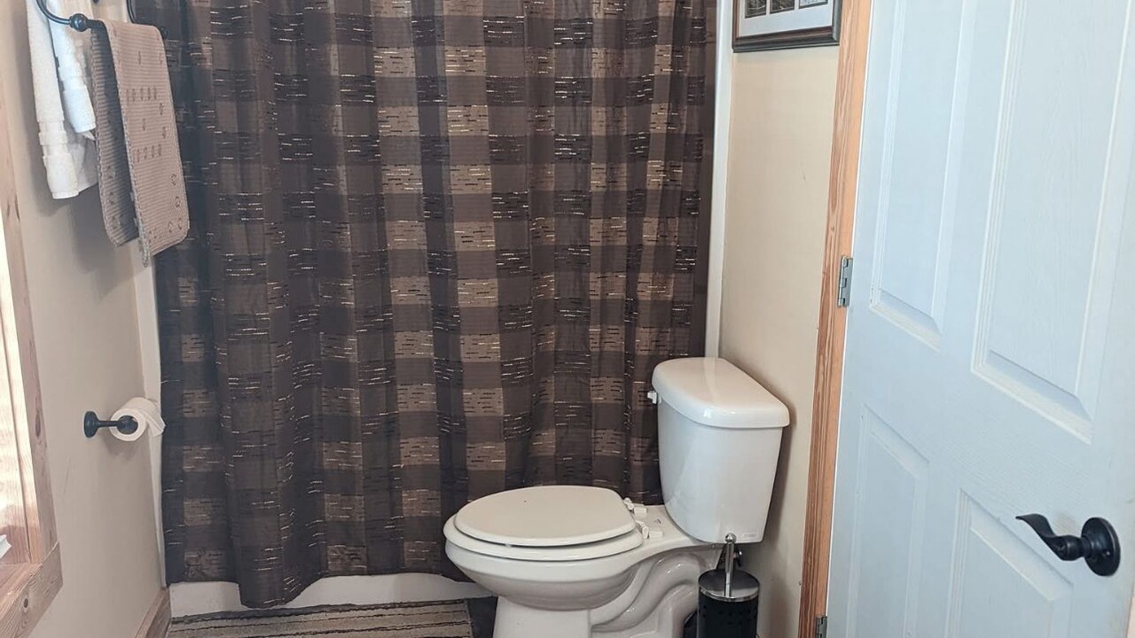 Photo of Bathroom in Groveoak