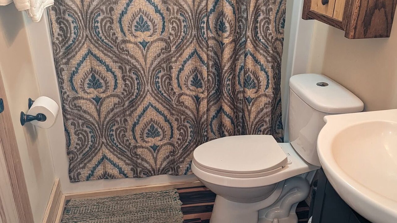 Photo of Bathroom in Groveoak