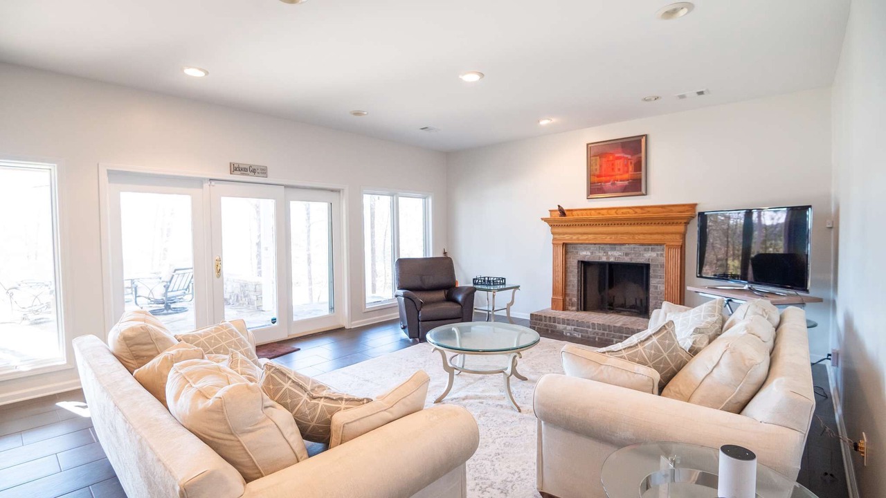 Photo of Livingroom in Smith Mountain Estates