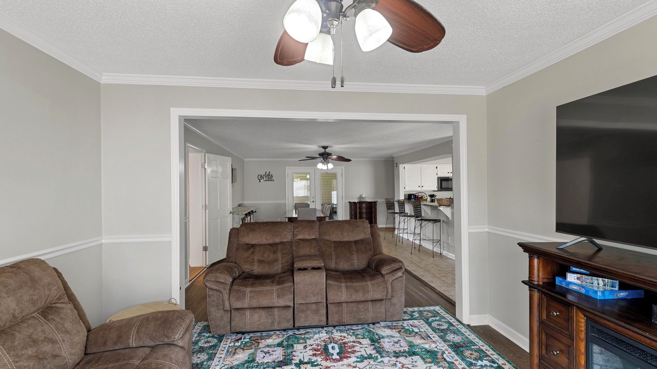 Photo of Livingroom in Shorterville
