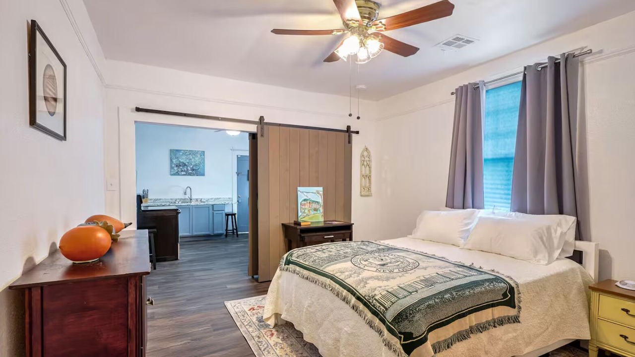 Photo of Bedroom in Mid-City