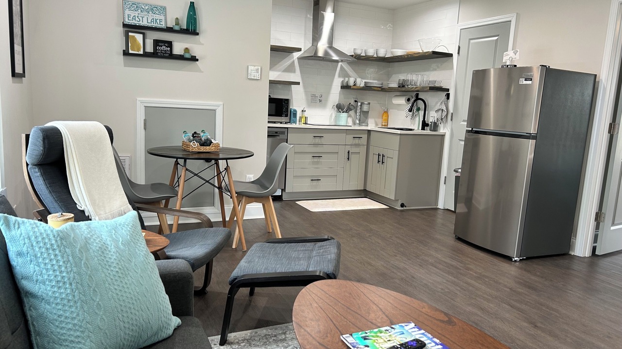 Photo of Livingroom in East Lake