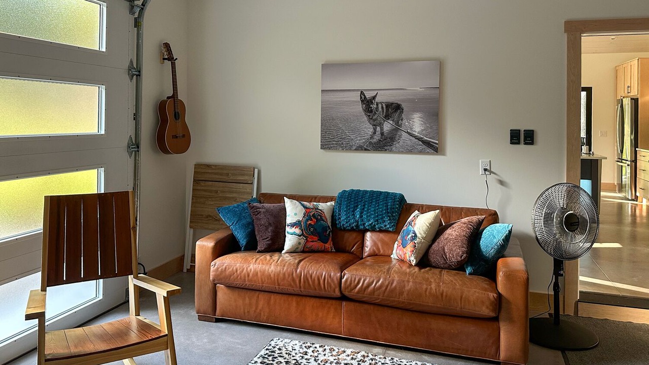 Photo of Livingroom in Maple City