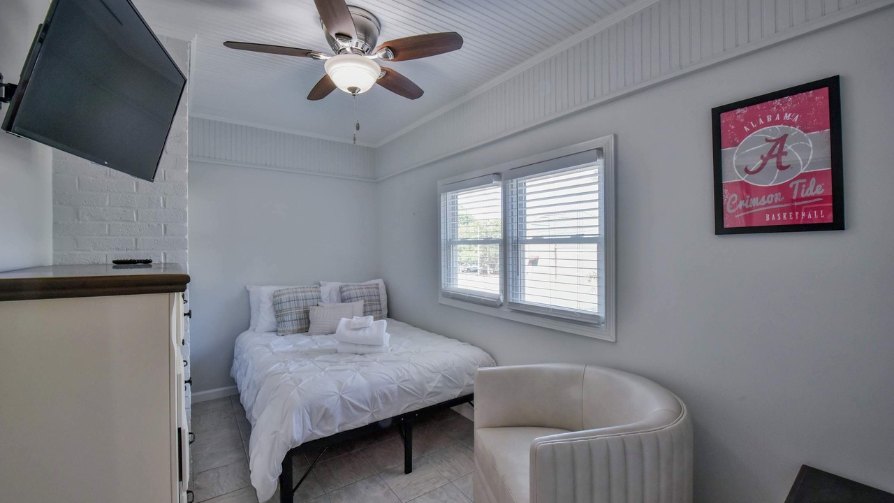 Photo of Bedroom in Northport