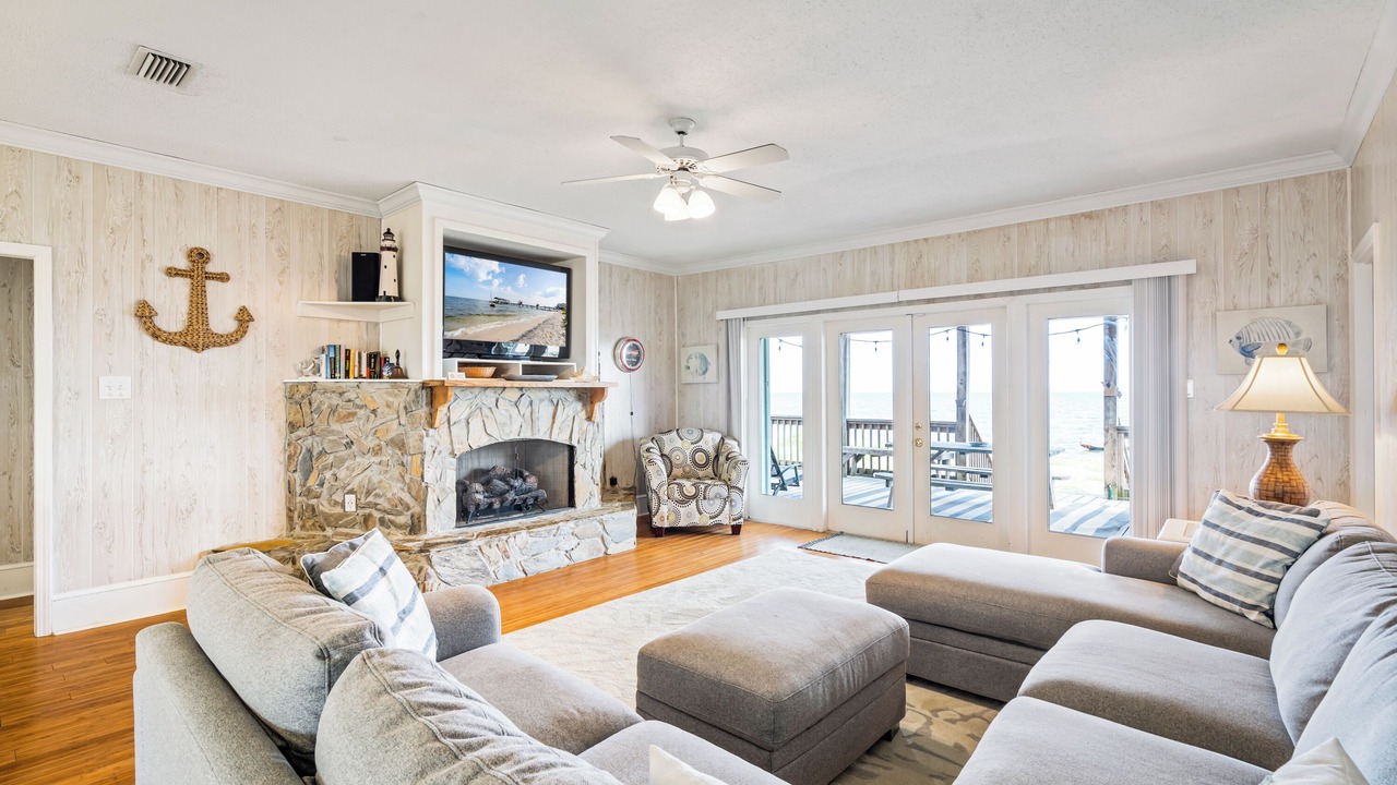 Photo of Livingroom in Silver Cay