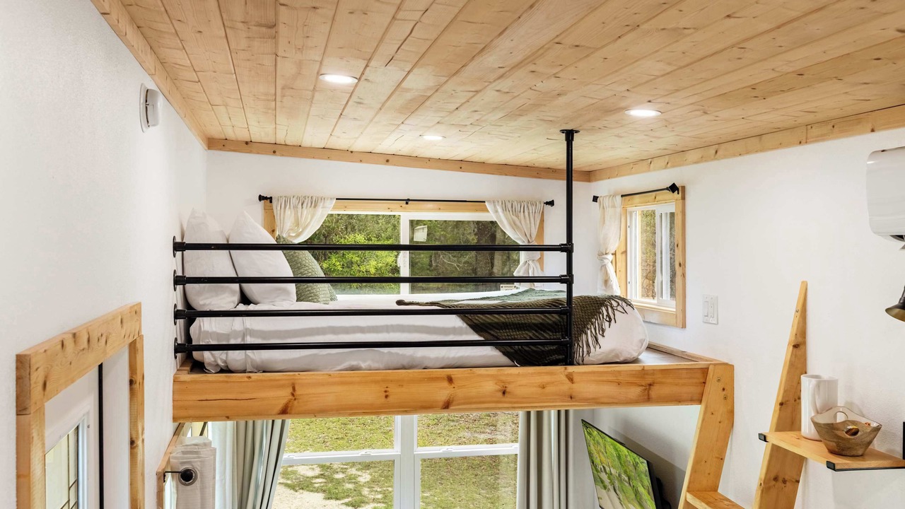 Photo of Bedroom in Lake City