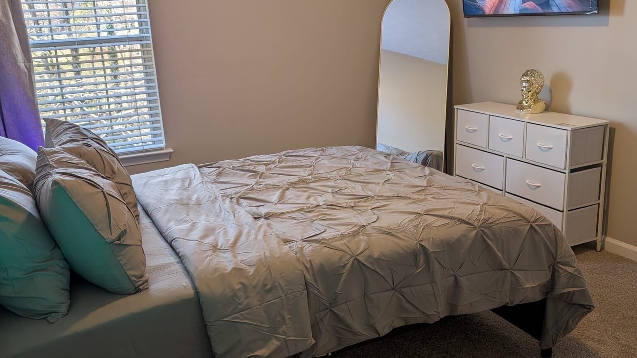 Photo of Bedroom in Conley