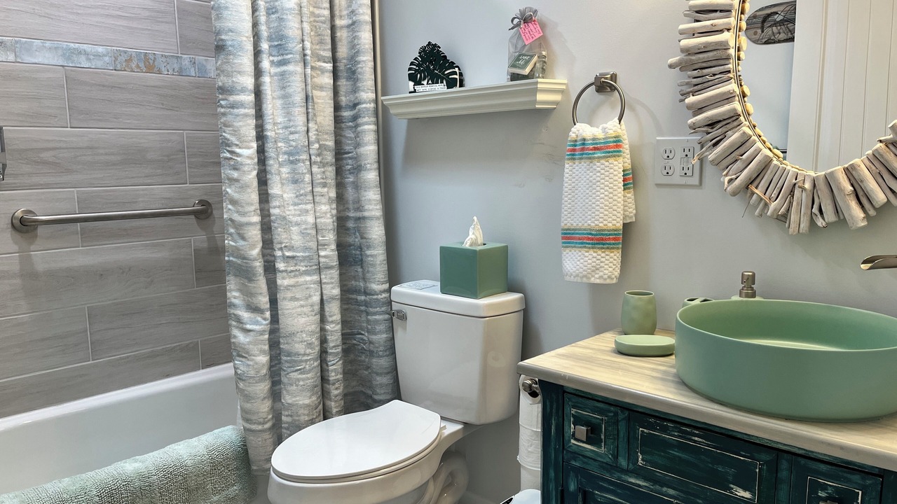 Photo of Bathroom in Melrose