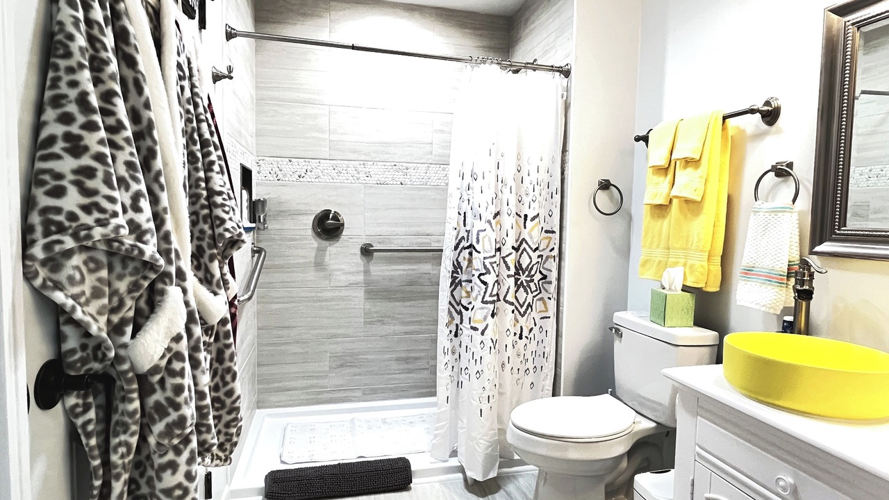 Photo of Bathroom in Melrose