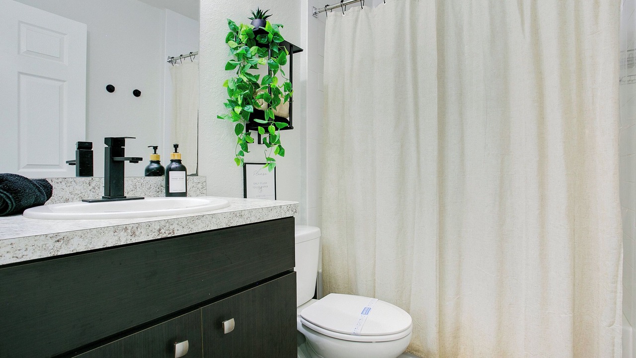 Photo of Bathroom in Candler