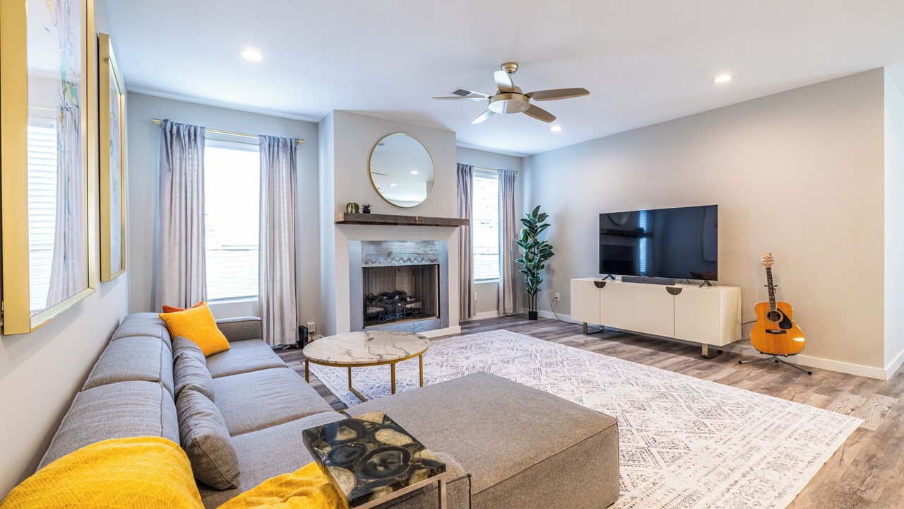 Photo of Livingroom in East Atlanta