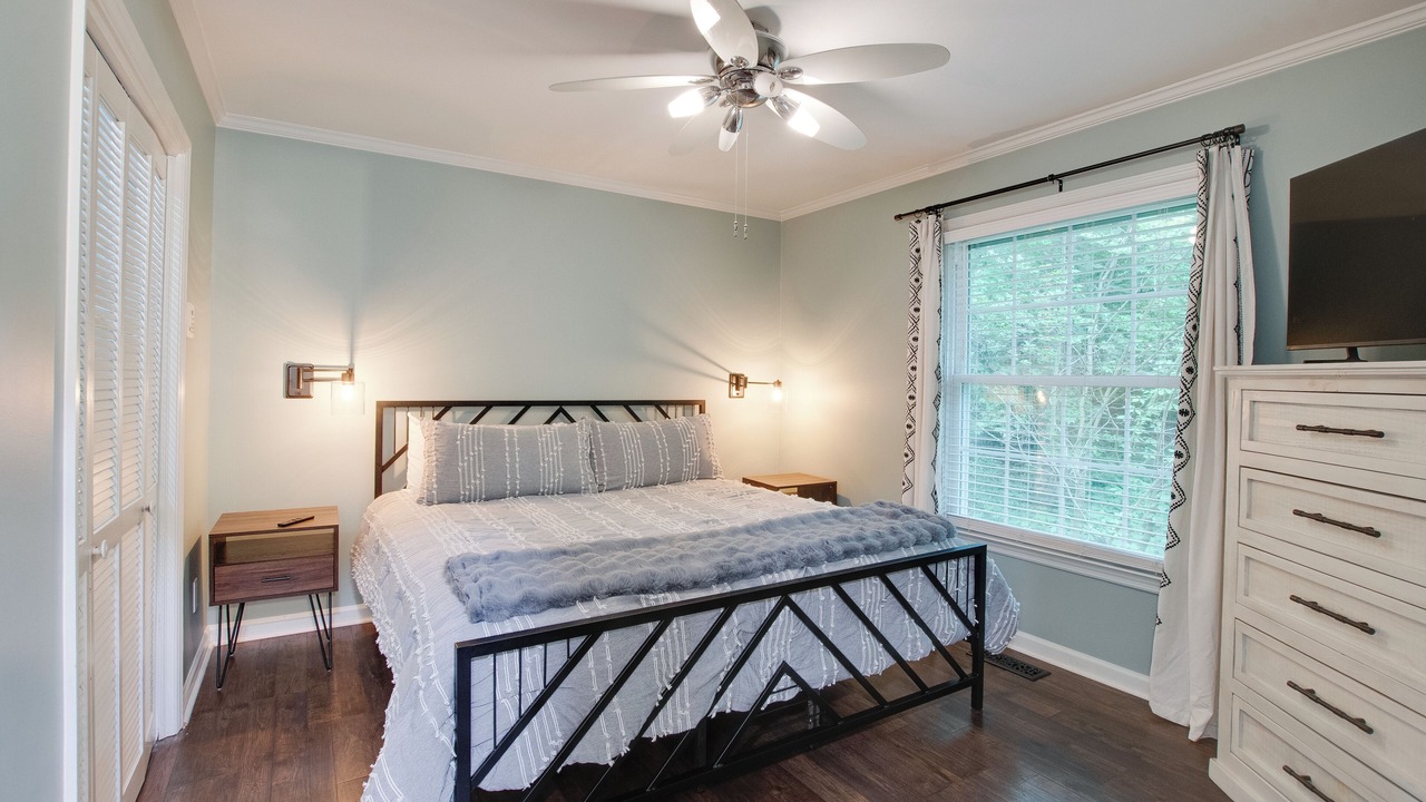 Photo of Bedroom in Normal