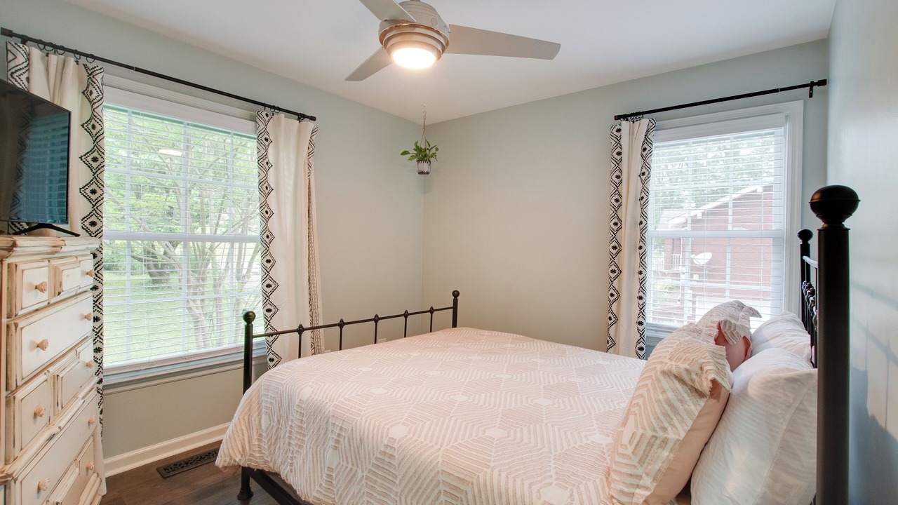 Photo of Bedroom in Normal