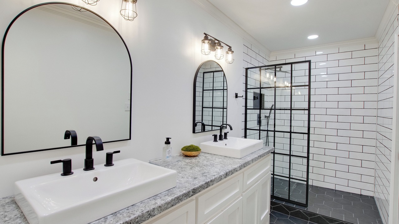 Photo of Bathroom in Normal