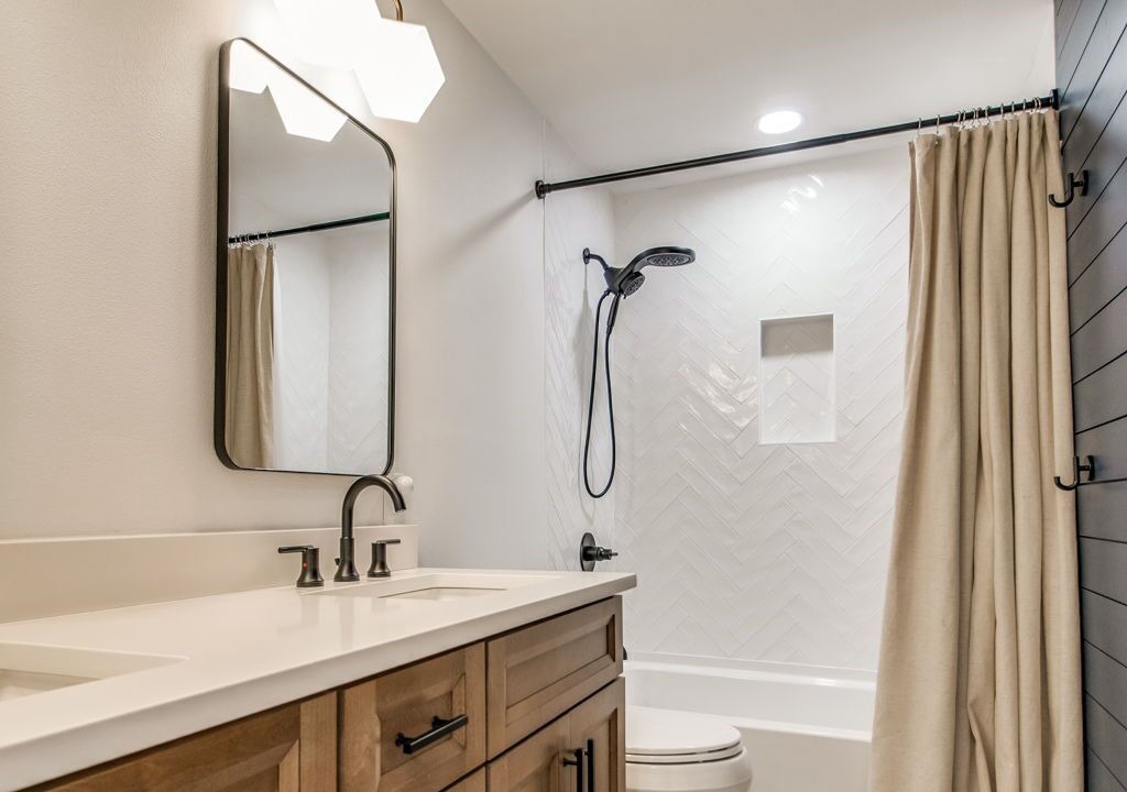Photo of Bathroom in Ono Island