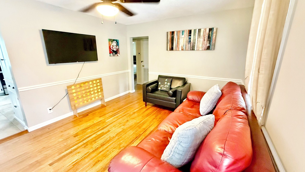 Photo of Livingroom in Perry