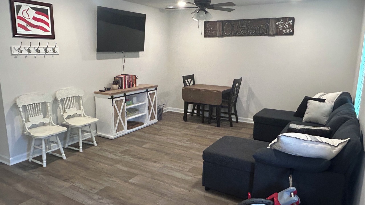 Photo of Livingroom in Foley