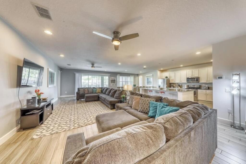 Photo of Livingroom in Loughman