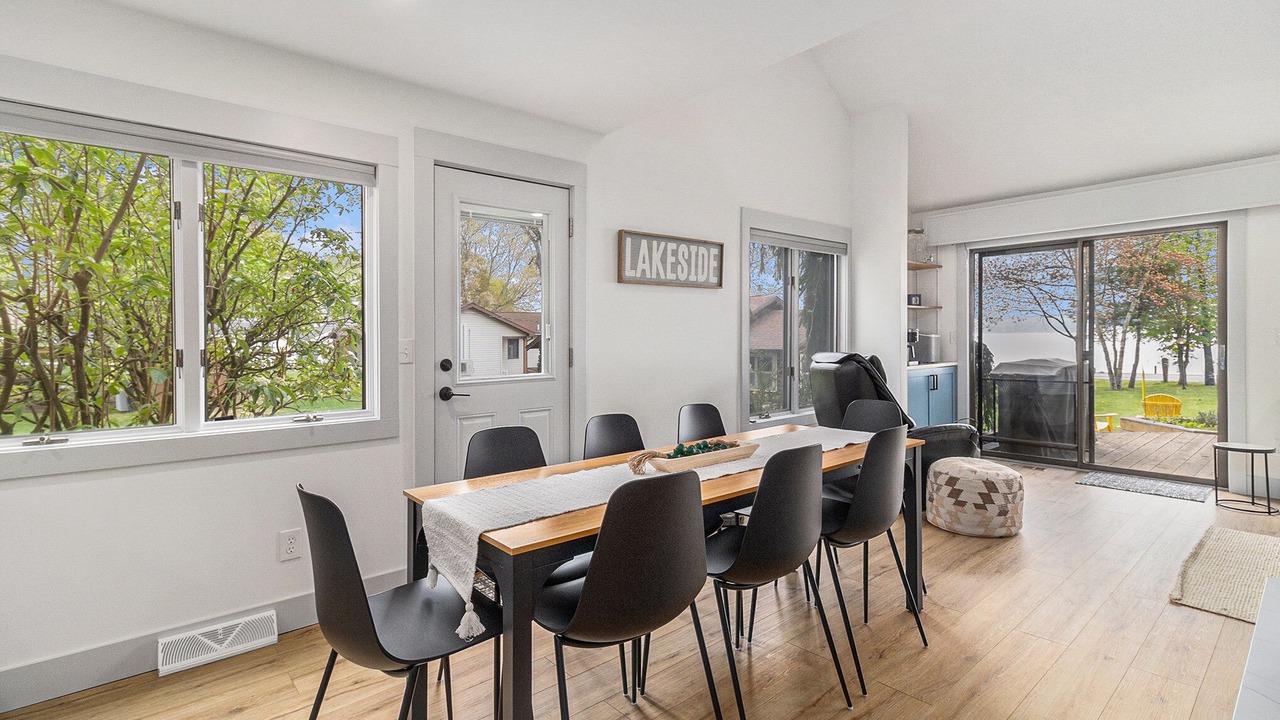 Photo of Livingroom in Silver Lake