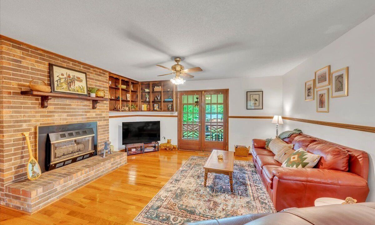 Photo of Livingroom in Scottsboro