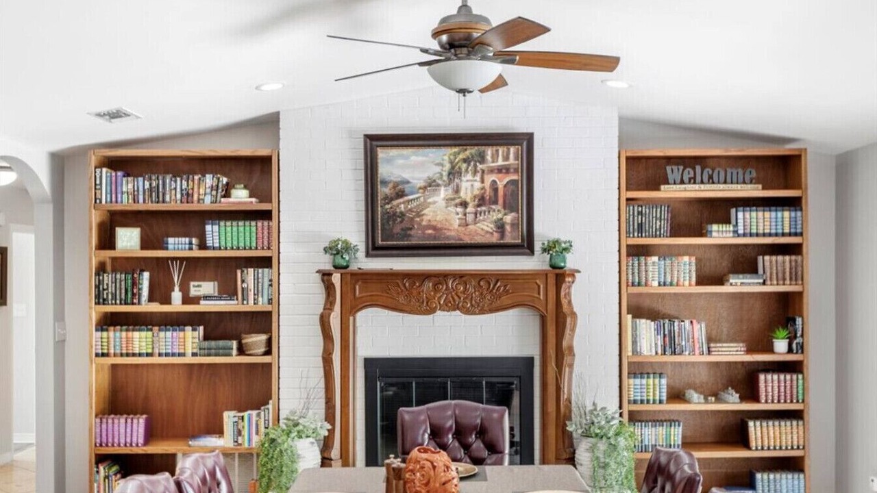Photo of Livingroom in Gulf Hills