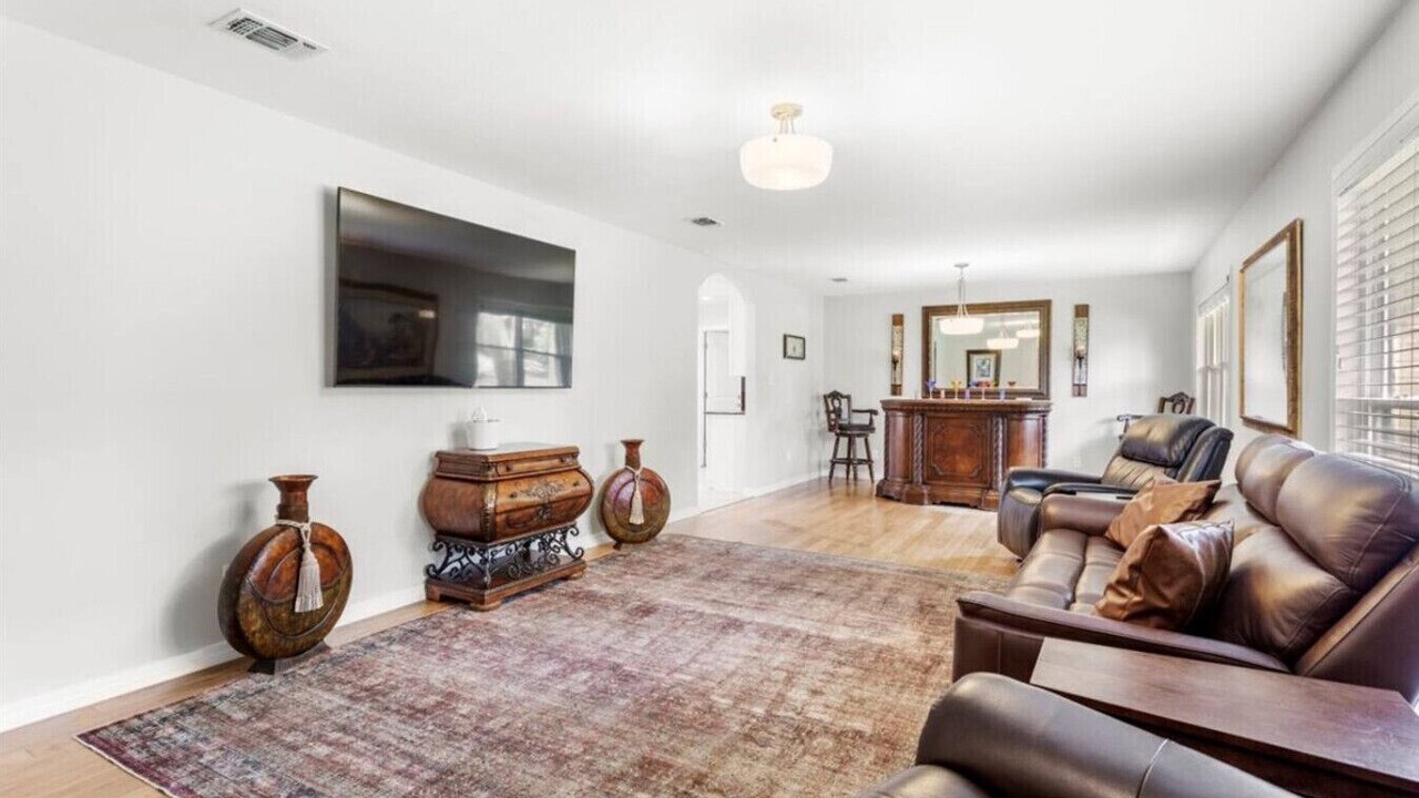 Photo of Livingroom in Gulf Hills